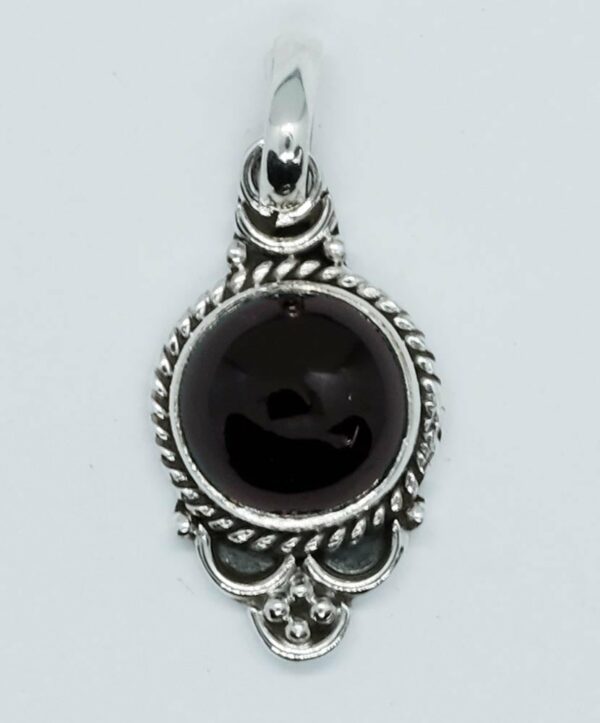 Silver Pendant Garnet 10x10 mm