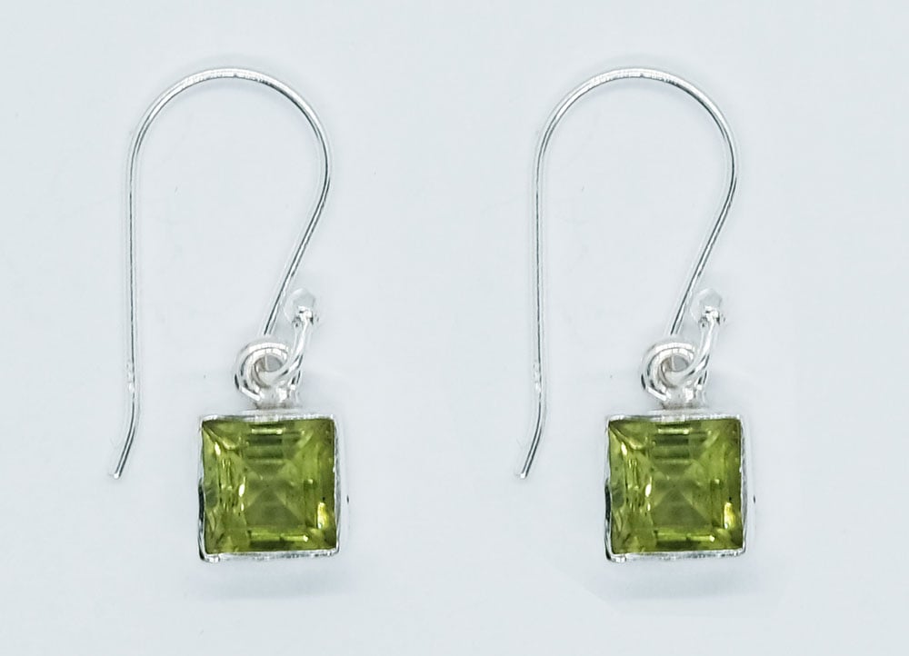 Silver Earring Sq Cut Peridot