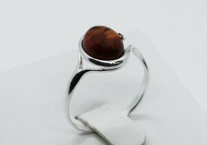 Silver Amber Ring Oval 1.8g