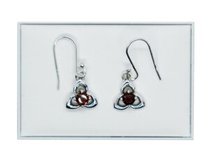 Silver Earring Triquatra Garnet