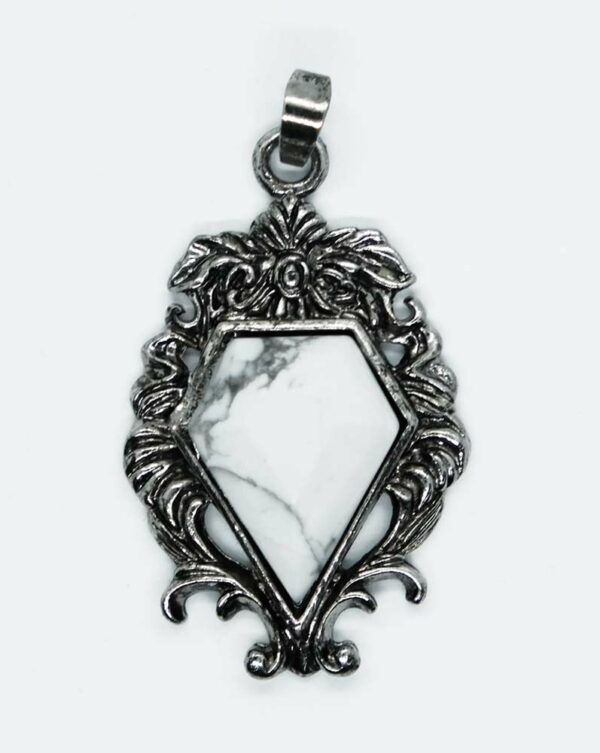 Pendant Howlite Gothic Style