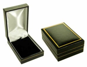Pendant Box Black 4.6X6.7X2.5cm