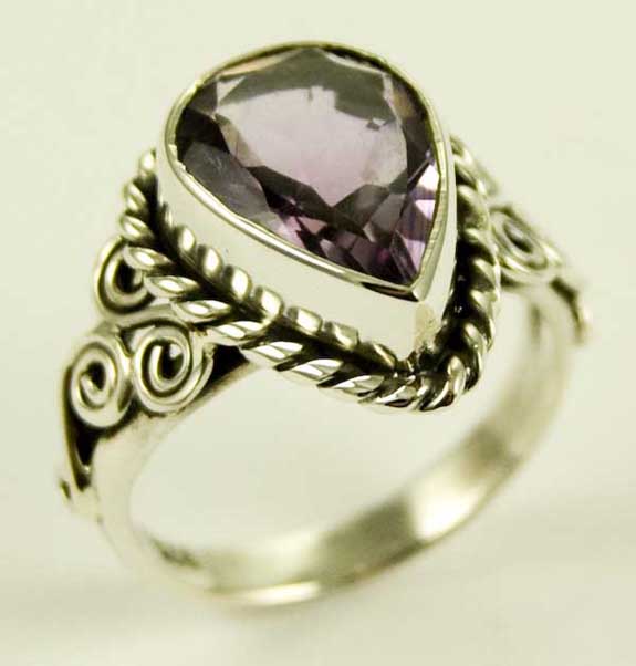 Silver Ring Amethyst Cut