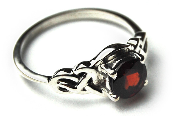 Silver Ring Circle Garnet