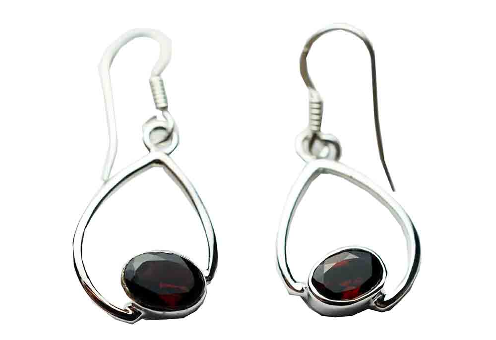 Silver Earring Oval Garnet