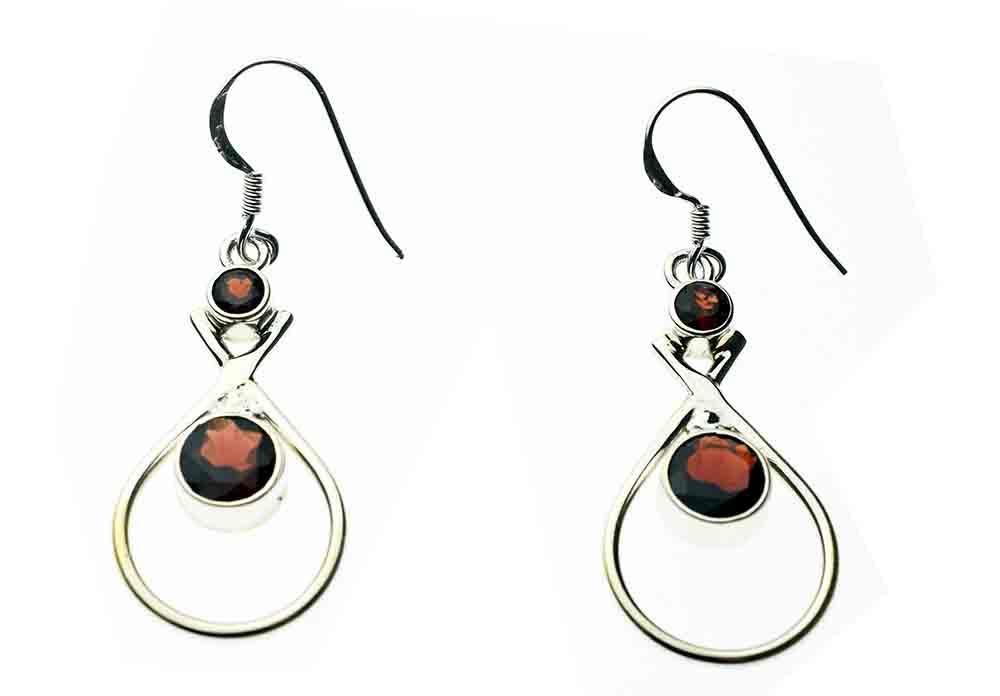 Silver Earring Garnet