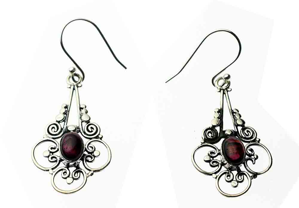 Silver Earring Oval Garnet