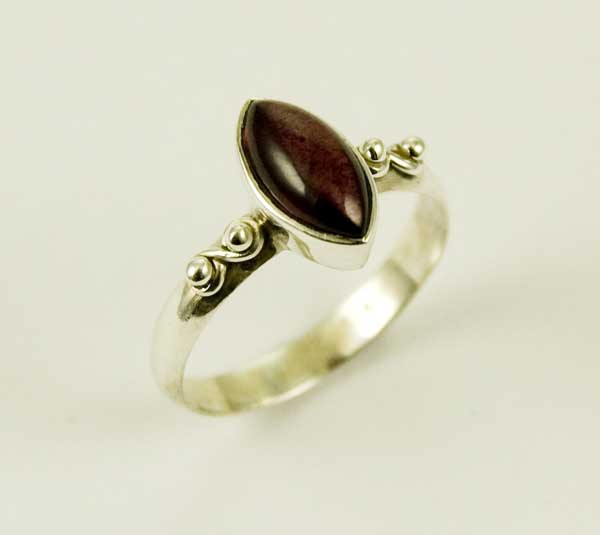 Ring Silver Raised Garnet Stone