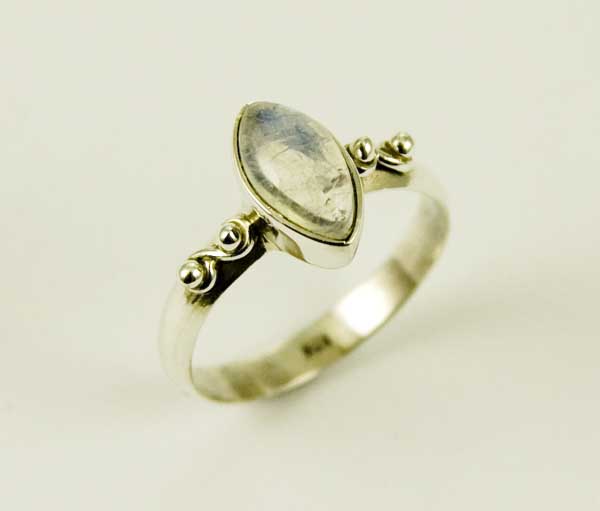 Ring Silver Raised Moonstone Stone