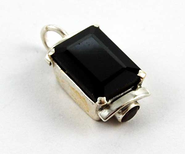 Pendant Silver Rect Stone Garnet