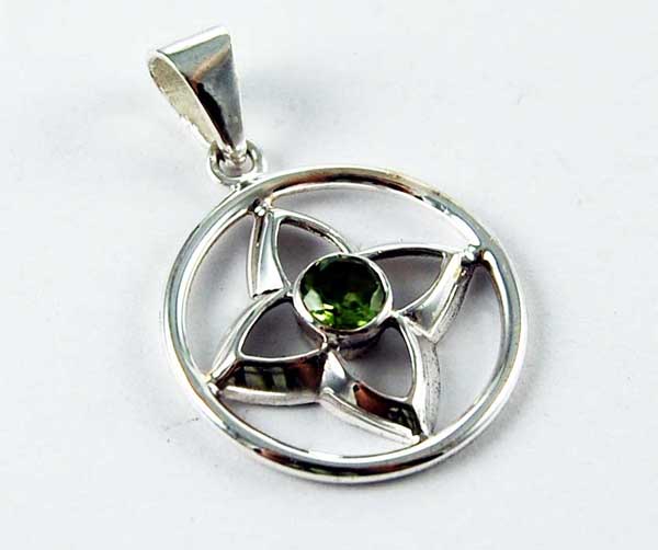 Pendant Silver Peridot Cut