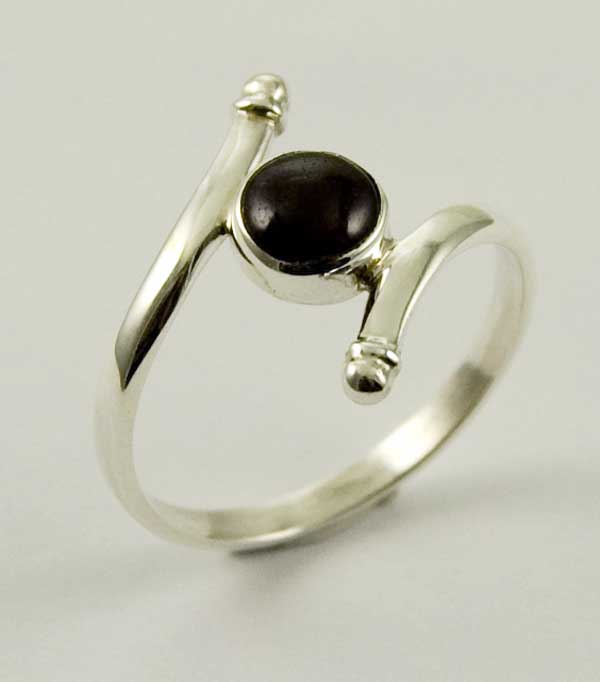 Ring Silver Swirly Garnet
