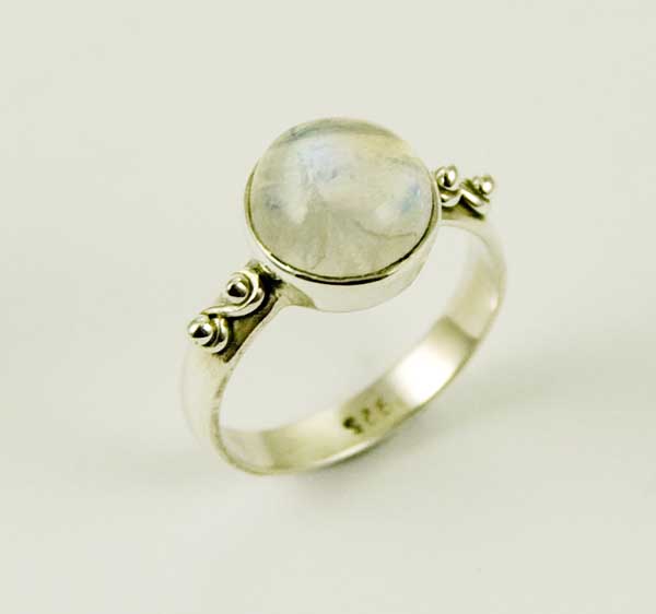 Ring Silver Circle Moonstone