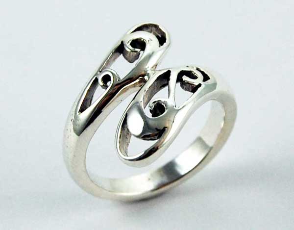Ring Silver Swirl Cut Overlap