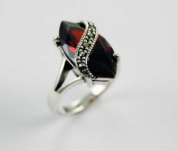 Silver Ring Oval Point Red