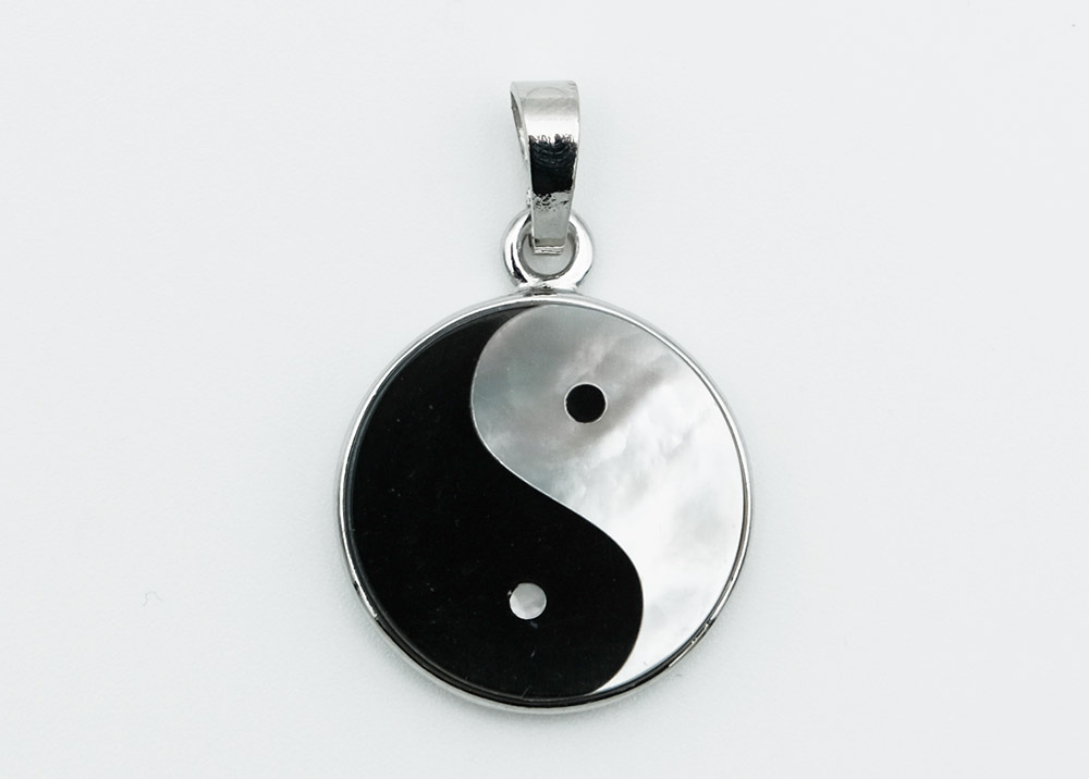 Pendant YY Black White Shell